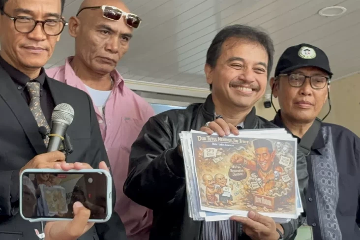Roy Suryo Cs Laporkan...