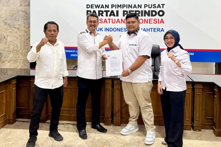 Dipimpin Legislator...