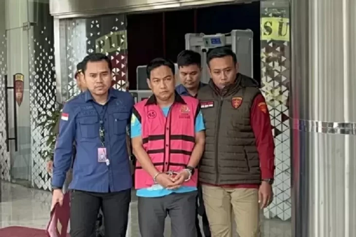 Jadi Tersangka Korupsi,...