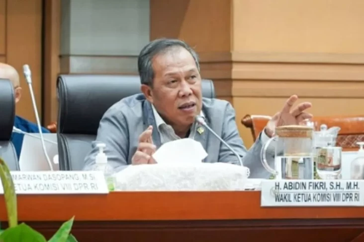 DPR: Tindak Tegas Pungutan...