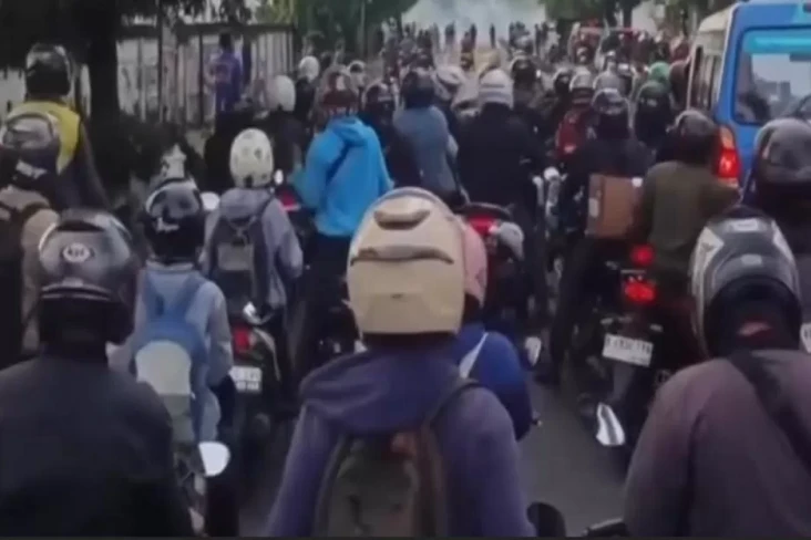 Tawuran Pecah di Klender...