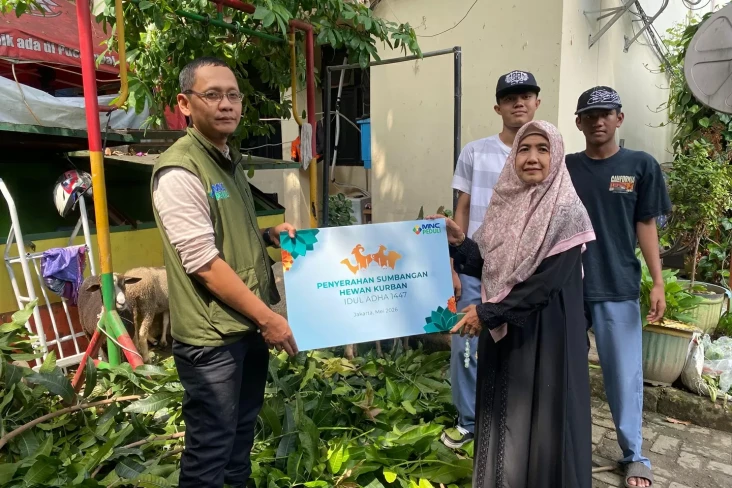 Warga Kebon Sirih Bahagia...