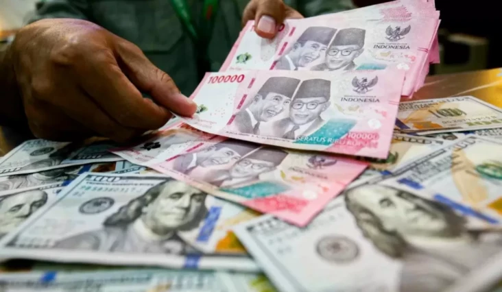 Rupiah Kian Merana,...