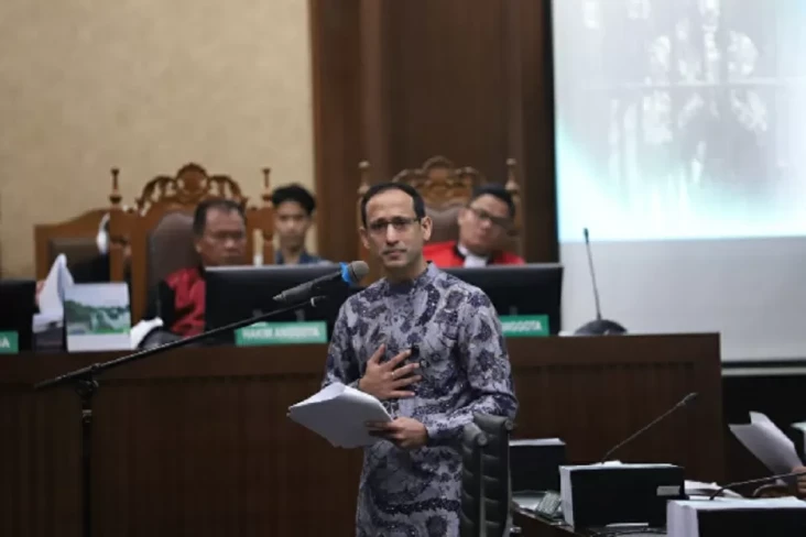 Nadiem Bacakan Pledoi:...