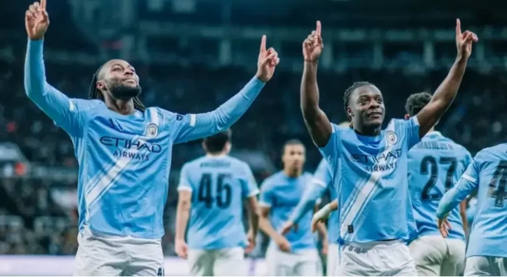 Manchester City Jadi...
