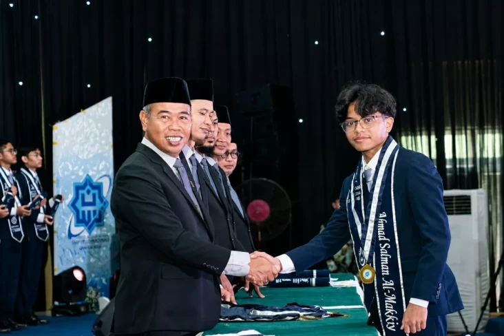 Diterima di ITB, Siswa...