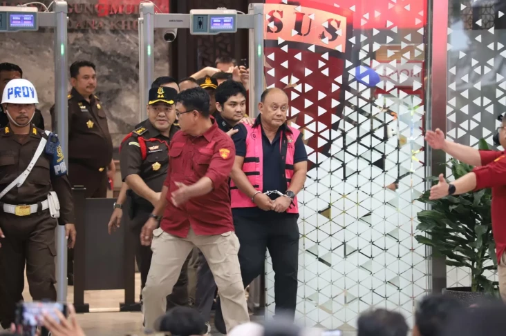 Dadan Hindayana Cs Tersangka...