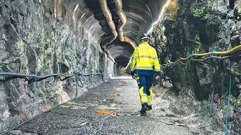 Melihat Lebih Dekat...