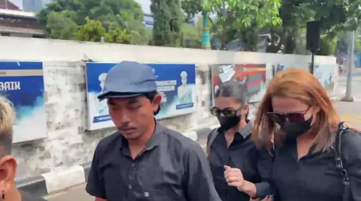 Ratu Sofya Sambangi...