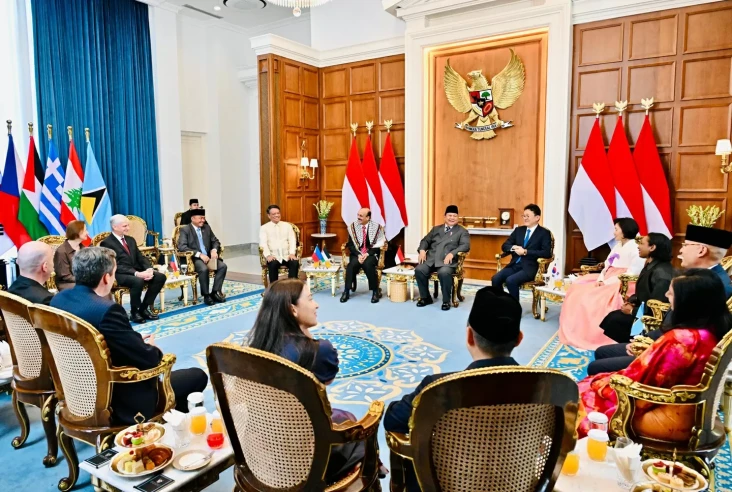 Prabowo Tegaskan Politik...