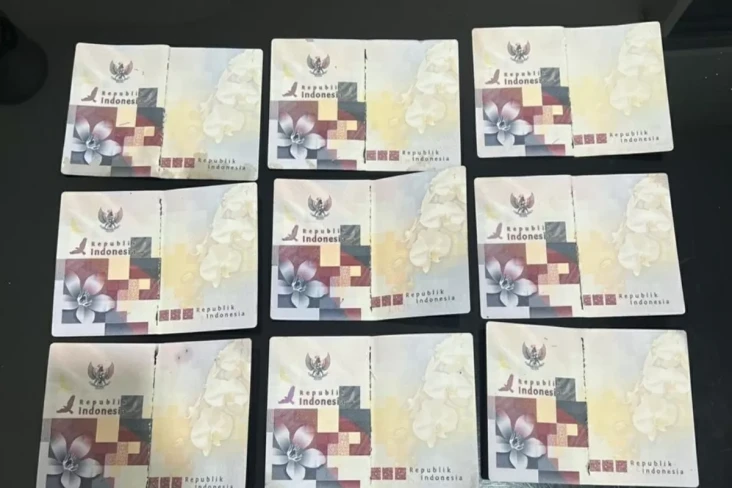 129 Sampul Paspor Bekas...