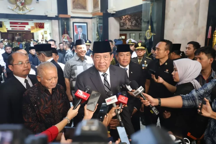 Rupiah dan IHSG Menguat,...