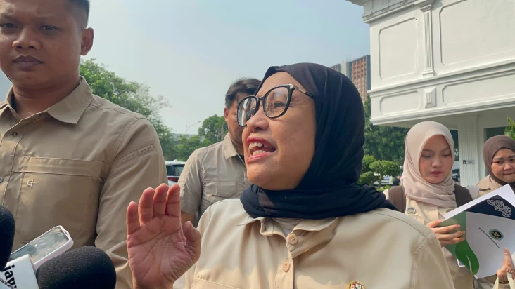 Nanik S Deyang Merapat...