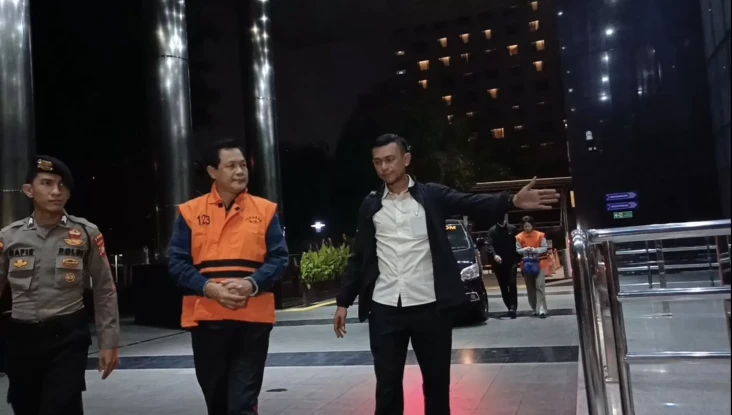 KPK Periksa Bupati Muara...