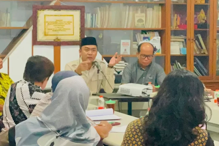 Stafsus Menag Tinjau...