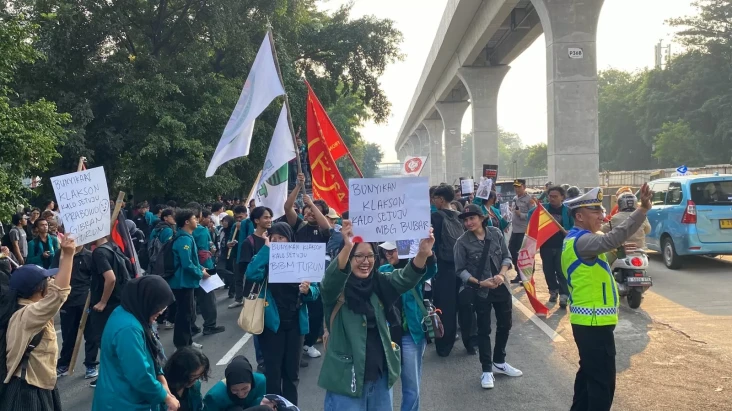 Mahasiswa UNJ Beraksi,...
