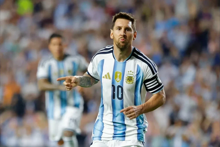 Messi Kejar Sejarah,...