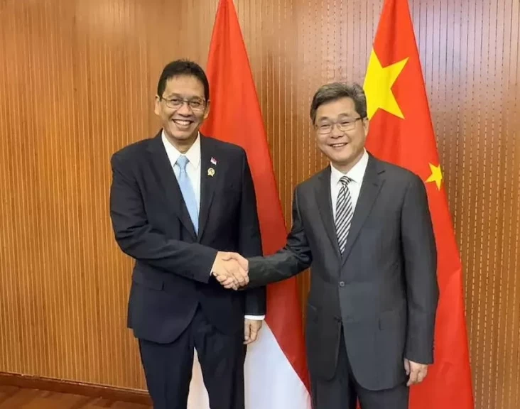 Terbitkan Panda Bond,...