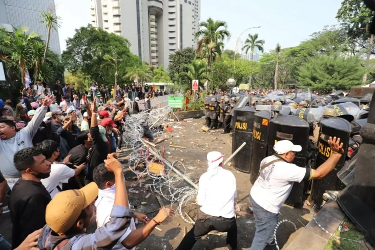 Amankan 119 Orang saat...