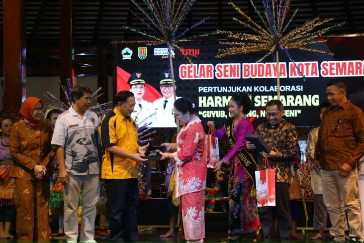 Puji Kepemimpinan Wali...