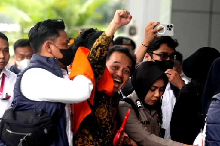 Tegas! Roy Suryo dan...
