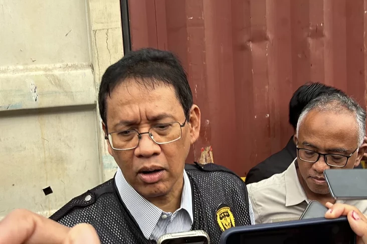 Respons Purbaya Soal...