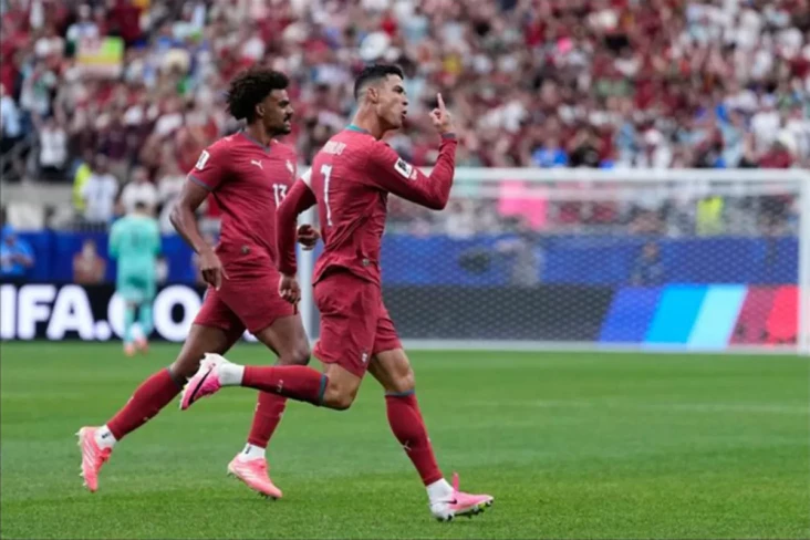 Cristiano Ronaldo Mengamuk,...