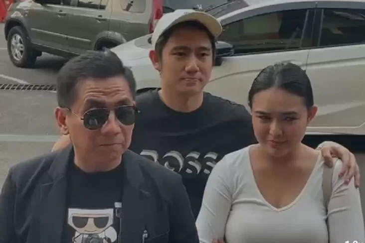 Amanda Manopo Sambangi...