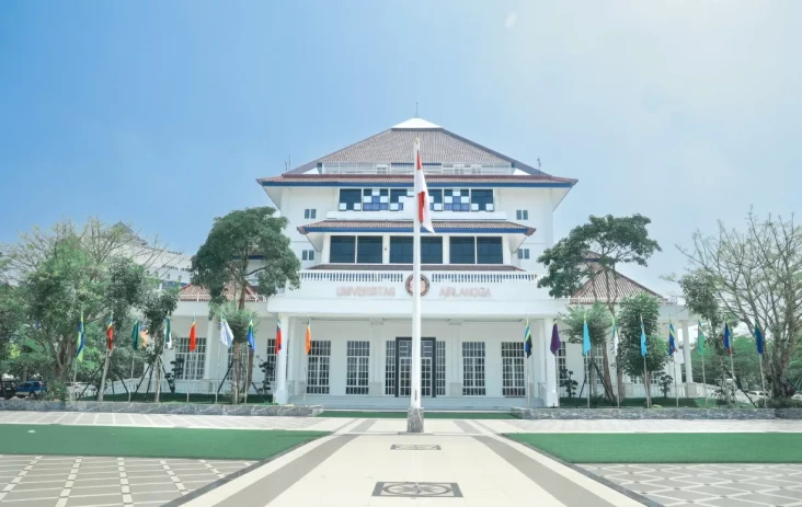 Unair Jadi Kampus Terbaik...