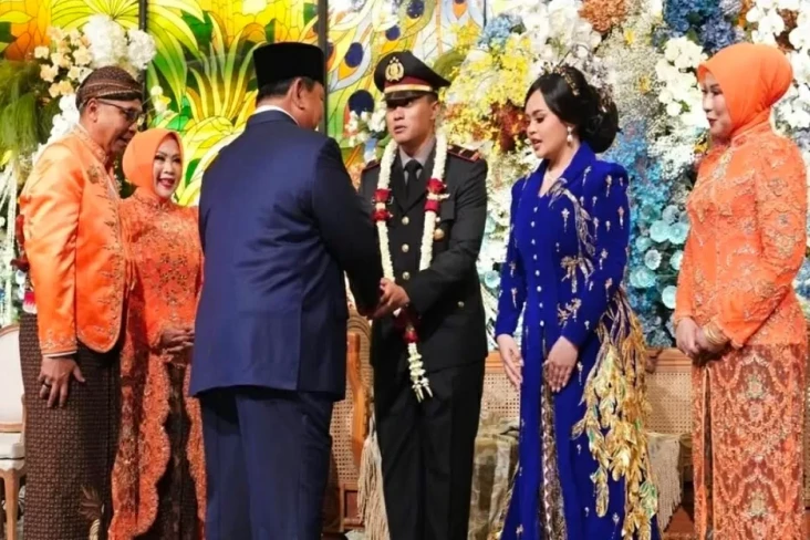 Presiden Prabowo Hadiri...