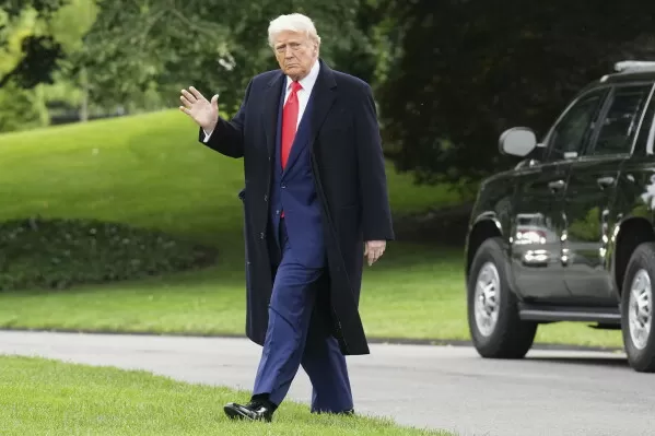 Donald Trump Raup Rp25...