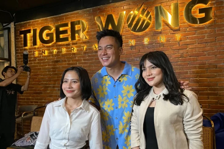 Prilly Latuconsina Rela...