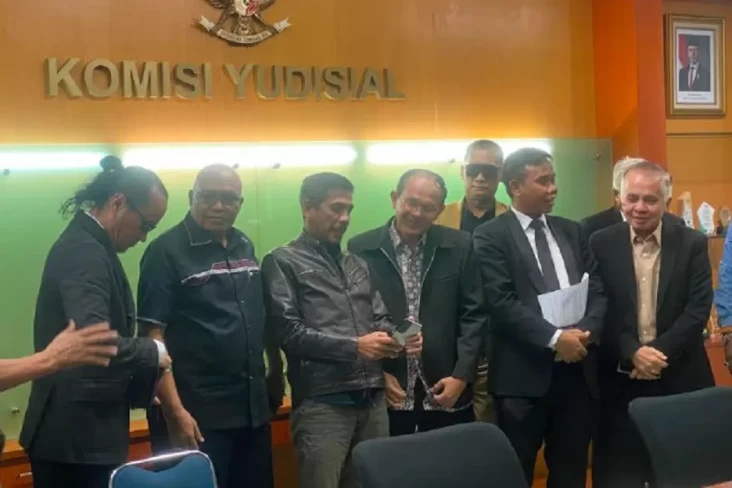 Sidang Ijazah Jokowi,...