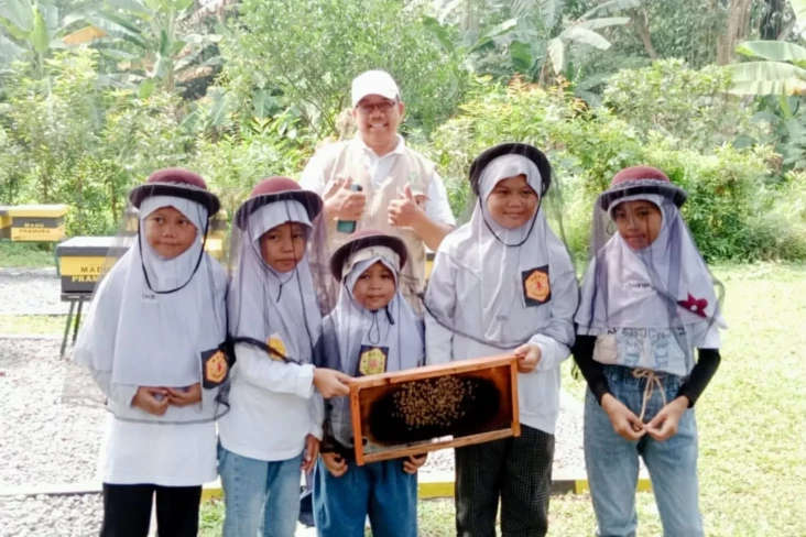 YBM PLN EPI Dorong Pendidikan...