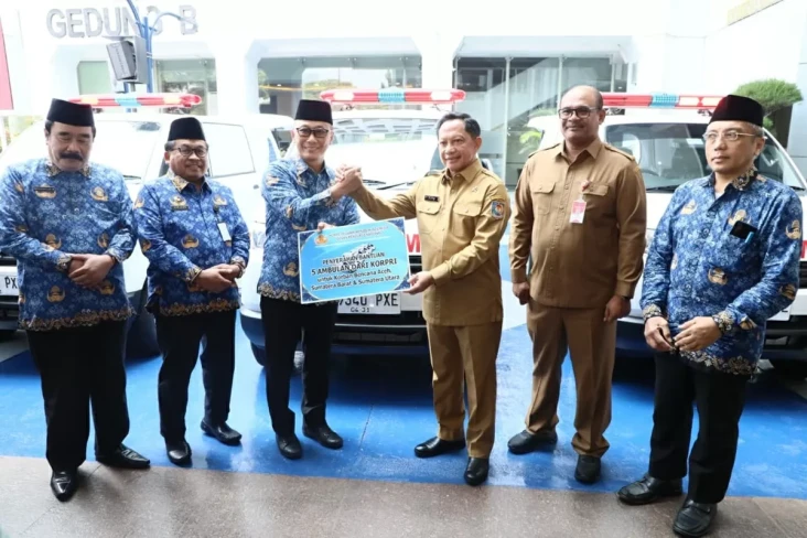 Terima Bantuan Ambulans...