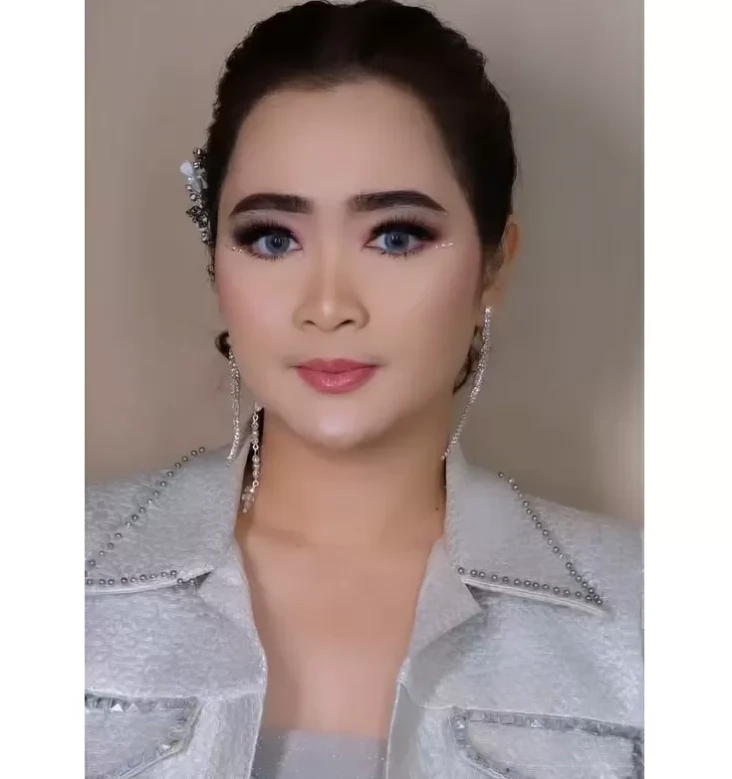 Vega Darwanti Pilih...