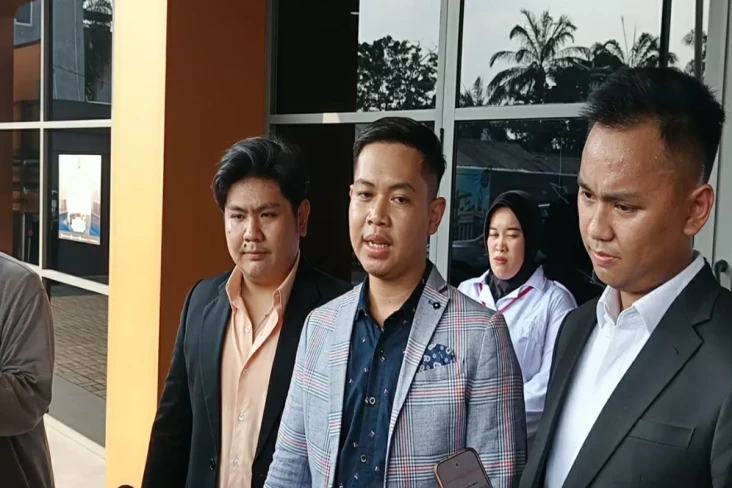 Meski Absen di Sidang...