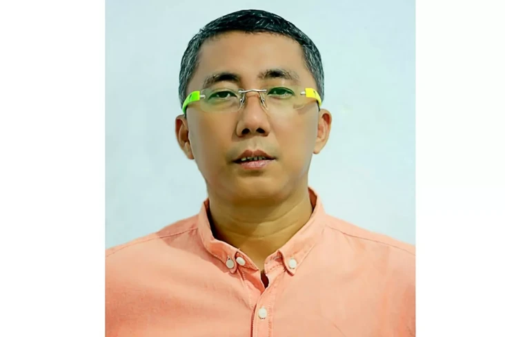 Dokter Tifa dan Roy...