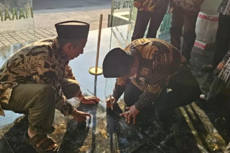 Fenomena Matahari Tepat...