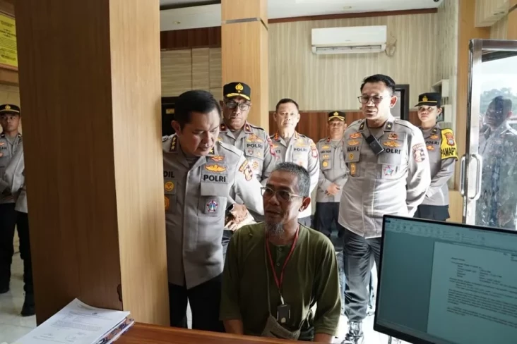 Tingkatkan Pelayanan,...