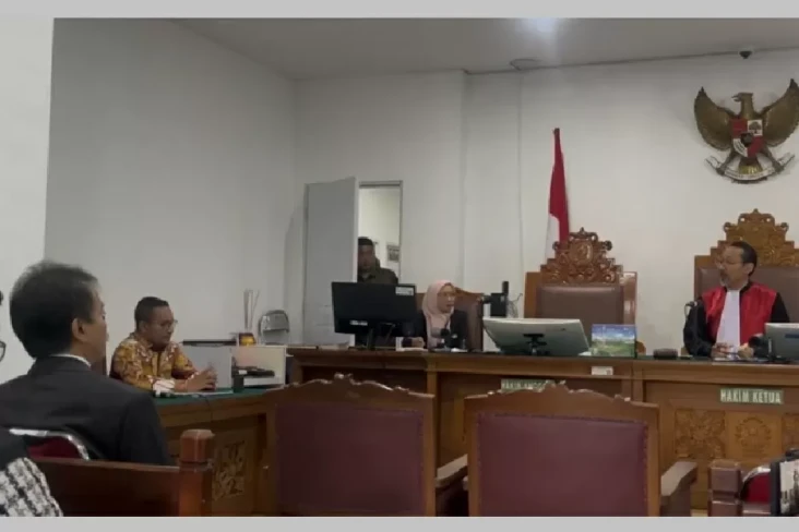 PN Jakarta Selatan Tunda...