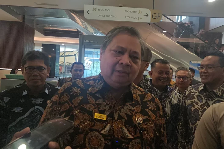 Contek Dubai, Airlangga...
