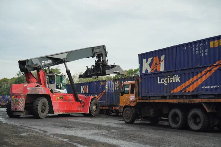 KAI Logistik Kelola...
