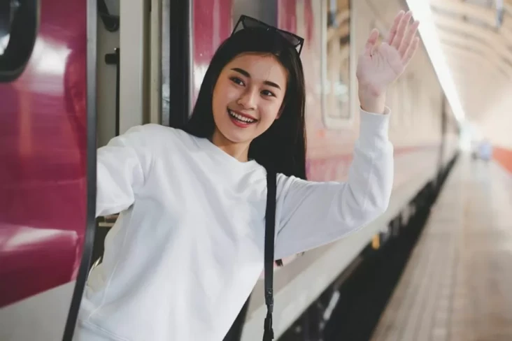 Perjalanan Kereta Lebih...