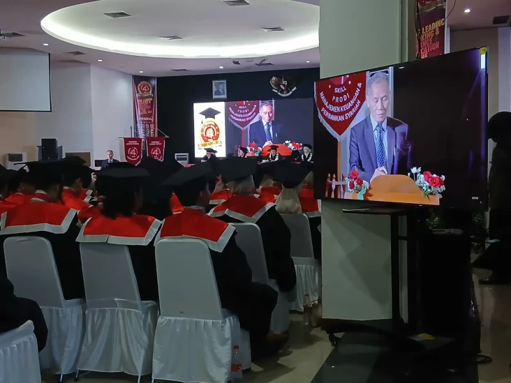 Wisuda XIX Indonesia...