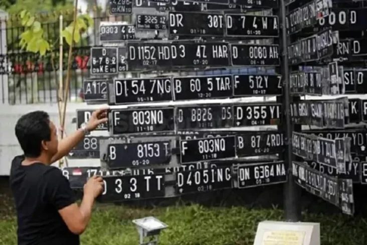 Pengemudi yang Tutup...