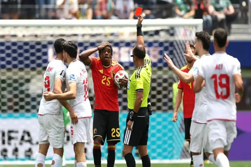 https://pict.sindonews.com/webp/850/pena/news/2026/06/22/11/1720099/kartu-merah-piala-dunia-2026-lampaui-edisi-2018-dan-2022-wla.webp