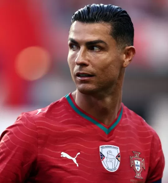 https://pict.sindonews.com/webp/850/pena/news/2026/06/24/11/1721063/ronaldo-ngambek-ditanya-soal-messi-saya-tak-peduli-dengan-orang-lain-aup.webp