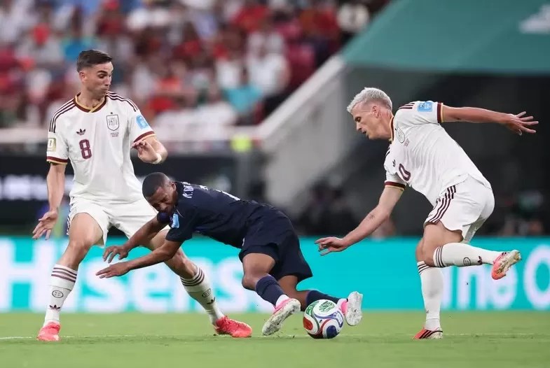 https://pict.sindonews.com/webp/850/pena/news/2026/06/27/11/1722121/uruguay-tersingkir-spanyol-juara-grup-c-dan-tembus-babak-32-besar-piala-dunia-2026-qsm.webp