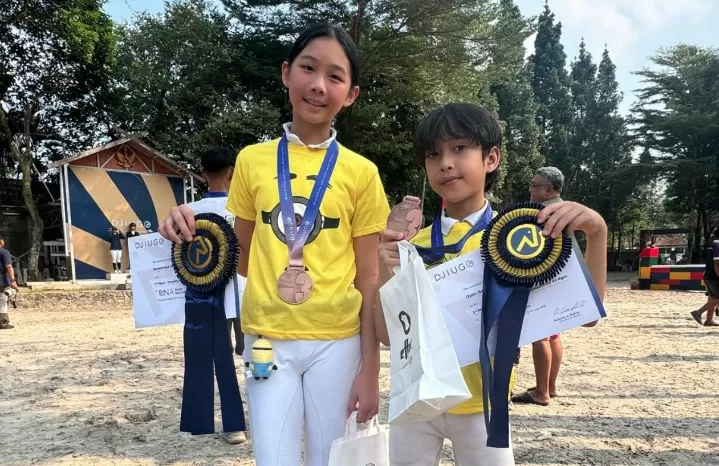 https://pict.sindonews.com/webp/850/pena/news/2026/07/14/51/1728421/atlet-berkuda-narantraya-jeihan-widjaya-naik-podium-sabet-posisi-tiga-djiugo-next-adventure-2026-ocq.webp